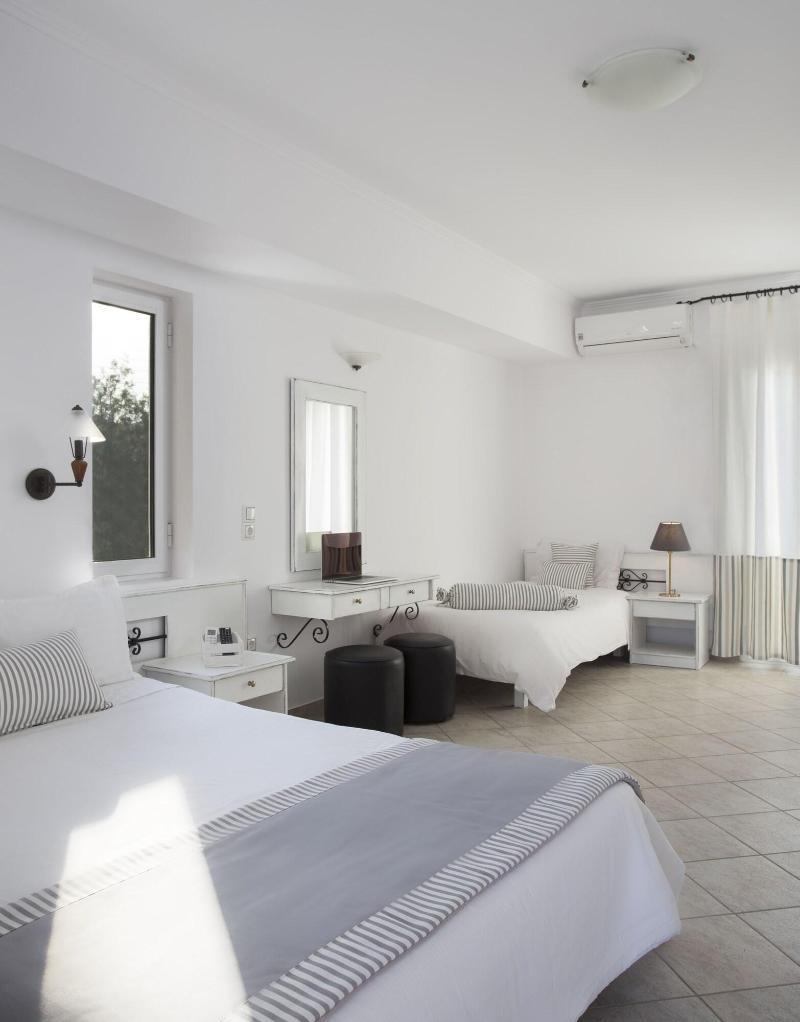 Iris Beach Hotel Monemvasía Eksteriør billede
